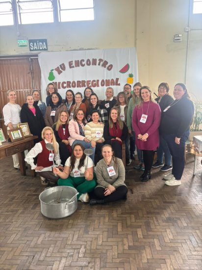 Merendeiras de S�o Pedro da Serra participam de encontro  regional em Brochier