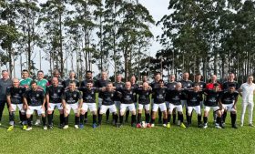Salvador do Sul estreia com vit�ria na Copa do Vale Master